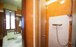 Koupelna v ubytování Grand Hotel Elite