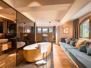 Posezení v ubytování Hotel Waldfriede - Der Logenplatz im Zillertal