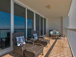 Μπαλκόνι ή βεράντα στο Silver Beach Towers East 0903 by Newman-Dailey