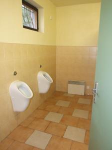 Koupelna v ubytování Pension Skalka + 34 fotografií