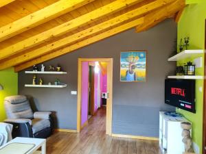 Kuchnia lub aneks kuchenny w obiekcie Tranquila casita de invitados en Vigo con chimenea