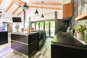 Kuchyň nebo kuchyňský kout v ubytování Apartma Nemo