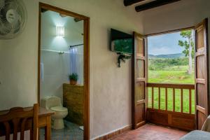 Μια τηλεόραση ή/και κέντρο ψυχαγωγίας στο Hotel Hacienda Macedonia