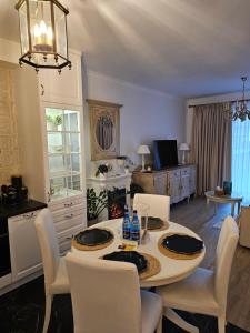 Posedenie v ubytovaní Wyjatkowy apartament w sercu Gdańska
