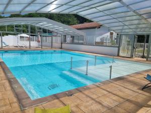 Bazén v ubytování Chalet Etxetxoa, de 1 à 4 personnes avec Climatisation, SPA, Terrain privé et Piscine nebo v jeho okolí