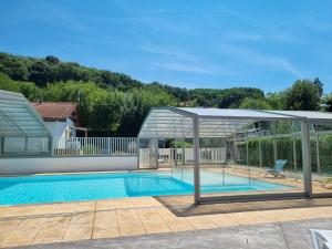 Bazén v ubytování Chalet Etxetxoa, de 1 à 4 personnes avec Climatisation, SPA, Terrain privé et Piscine nebo v jeho okolí