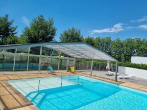 Bazén v ubytování Chalet Etxetxoa, de 1 à 4 personnes avec Climatisation, SPA, Terrain privé et Piscine nebo v jeho okolí