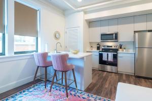 A cozinha ou cozinha compacta de The Standard Downtown Columbus