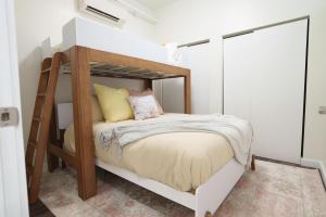 Cama ou camas em um quarto em The Standard Downtown Columbus