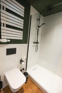 Ένα μπάνιο στο Apartment Alm View, im Oberharz +18 φωτογραφίες