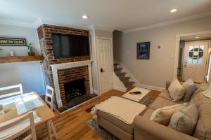 Χώρος καθιστικού στο Historic Family 3BR Trinity in the Heart of Philly
