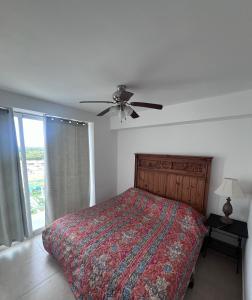 Postel nebo postele na pokoji v ubytování Gulf View San Carlos 4bd SeaView Condo Near El Valle & Coronado