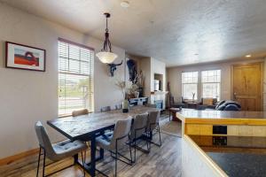 Posezení v ubytování Redstone Retreat Unit A