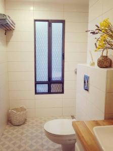 Ένα μπάνιο στο Super nice villa with pool 10 min from Natania