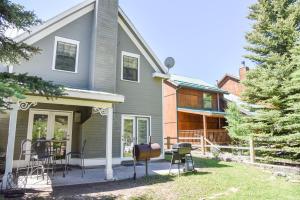 Hoone, kus puhkemaja asub