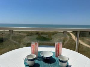 Fotografia z galérie ubytovania Notre-Dame-de-Monts - Appartement 5 personnes avec Balcon et Accès Direct à la Plage - FR-1-540-199 v destinácii Notre-Dame-de-Monts + 15 fotografií