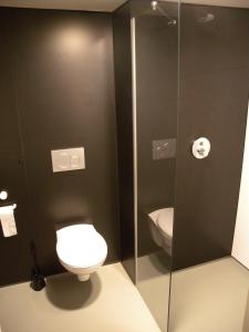Koupelna v ubytování De Draecke Hostel