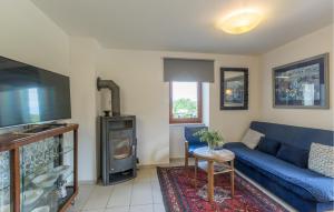 Posedenie v ubytovaní Lovely Apartment In Porec With Kitchen