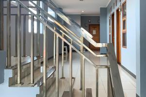 Φωτογραφία από το άλμπουμ του Karins Guesthouse Syariah RedPartner στο Μπαντούνγκ