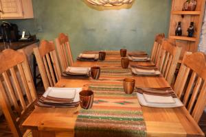 Istumisnurk majutusasutuses Claim Jumper Townhouse 16 - On The River - Across from the Fishing Ponds - In Town - Near The Ski Area - Fireplace - WiFi - Sate +12 fotot