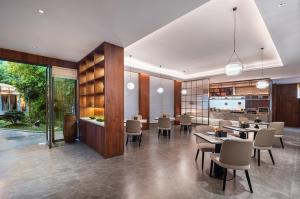 Posezení v ubytování IntercityHotel Jingdezhen Taoxichuan
