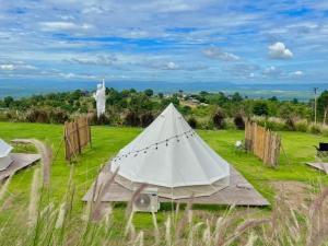 Příroda nedaleko luxury tent