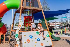 Herní místnost nebo prostor pro děti v ubytování Woolgoolga Beach Holiday Park