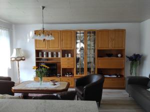 Posezení v ubytování FeWo in Barth "Am Galgenberg 6" + 17 fotografií