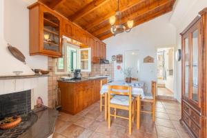 Kuchyň nebo kuchyňský kout v ubytování Oldstone cottage