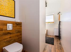 Koupelna v ubytování Bądkowskiego Two-Level Apartment + 16 fotografií
