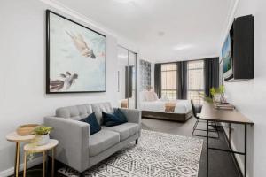 Μια τηλεόραση ή/και κέντρο ψυχαγωγίας στο KozyGuru | Haymarket Theatre Precinct City Studio