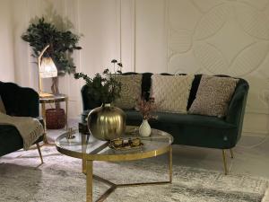 Gallery image of فيلا المزار villa almazar in Salalah +18 photos