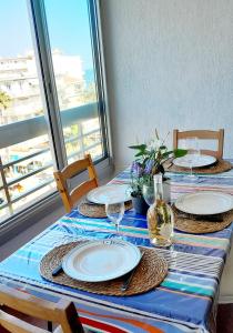 Balkón alebo terasa v ubytovaní T2 Vue Mer Terrasse sud Plage 50m Canet-Plage