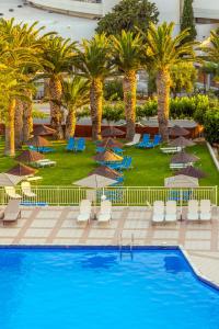 Bazén v ubytovaní Marilena Hotel alebo v jeho blízkosti