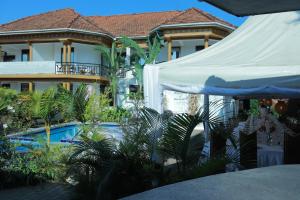 Bazén v ubytování Mowicribs Hotel and Spa nebo v jeho okolí