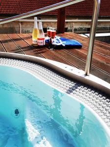 Piscina di Kníže Ferdinand Apartments o nelle vicinanze