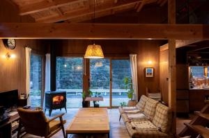 Posezení v ubytování Mitake House ー青梅 御岳ハウスー