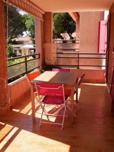 Balkón alebo terasa v ubytovaní Appartement 60m2 - 2 Chambres à une minute des plages, parking privé