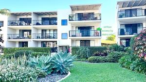 Aed väljaspool majutusasutust Serene 3BR Beachfront Retreat, Relax & Reconnect