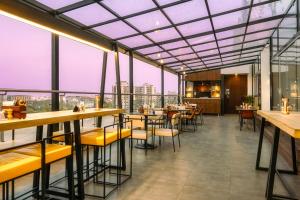 Restaurace v ubytování Marasa Sarovar Portico -Rajkot