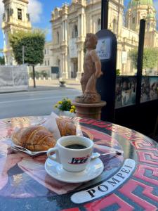 Set per la preparazione di tè e caffè presso 49 Downtown Pompeii