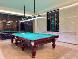 Biliár nebo kulečník v ubytování Hotel Sultan