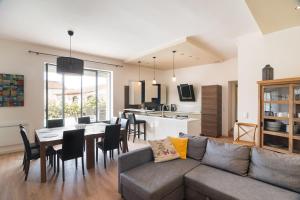 Η κουζίνα ή μικρή κουζίνα στο Villa avec piscine privée à la campagne proche de la mer sud de la France