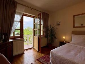Giường trong phòng chung tại Villa Alba by Akasha Retreat