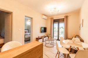 Afbeelding uit fotogalerij van G C Luxury Apartments in Nikiti