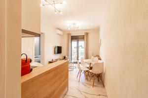 Afbeelding uit fotogalerij van G C Luxury Apartments in Nikiti