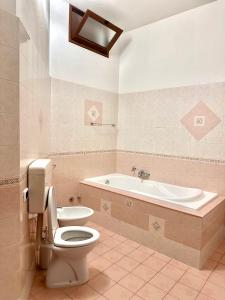 A bathroom at Garden Salentorelax