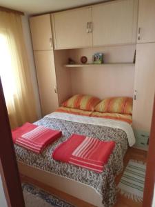 Posteľ alebo postele v izbe v ubytovaní Holiday Home Dora
