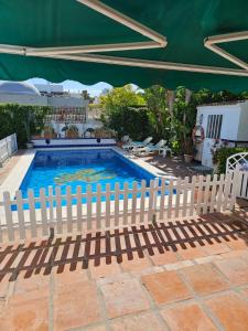 Bazén v ubytování Andalusian Delight Family Villa with 3 bedrooms with Amazing mountains Views nebo v jeho okolí