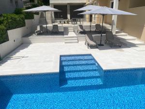 Bazén v ubytování Luxury Kotor bay view studio nebo v jeho okolí